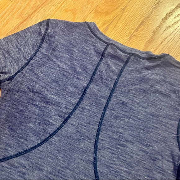 lululemon athletica Women’s Heathered Blue athletic Shirt basic tee size small - Picture 4 of 5